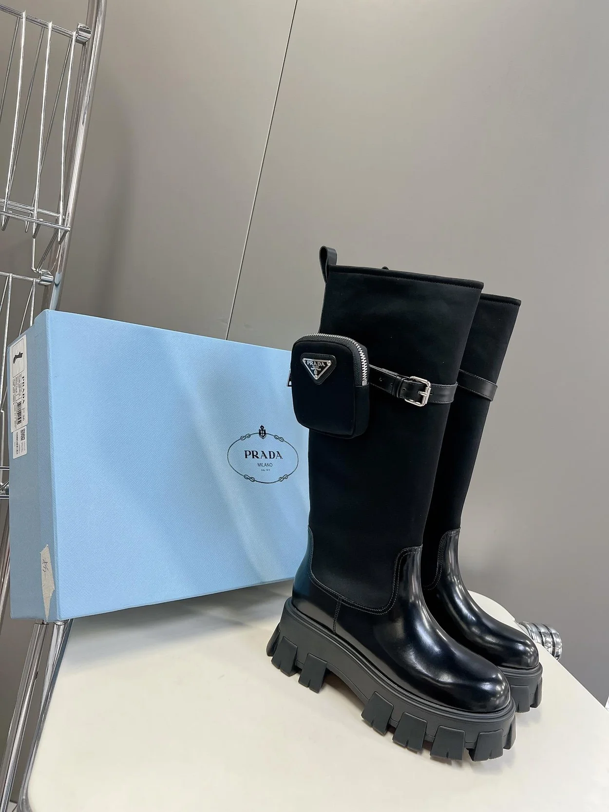 프라다 리나일론 개버딘 및 가죽 플랫폼 부츠