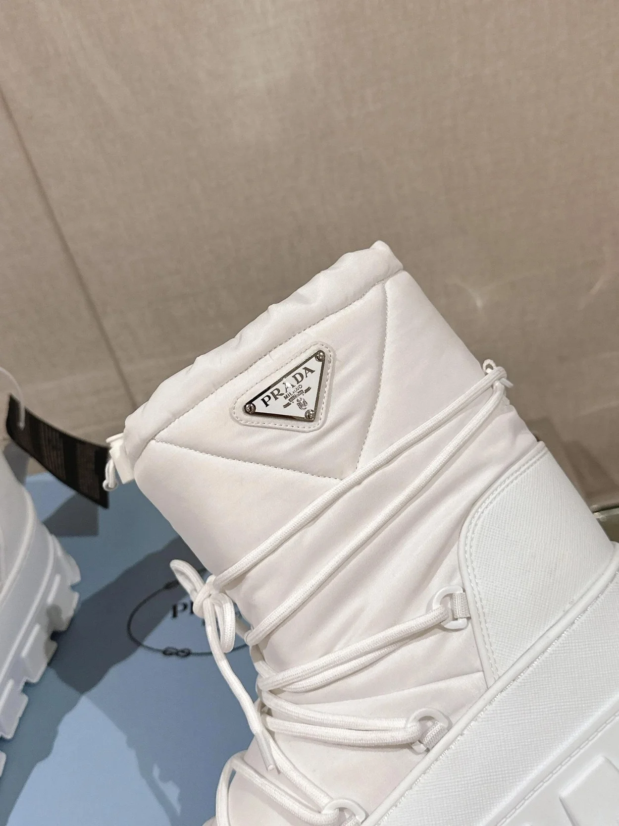 프라다 나일론 개버딘 아프레 스키 부츠 화이트