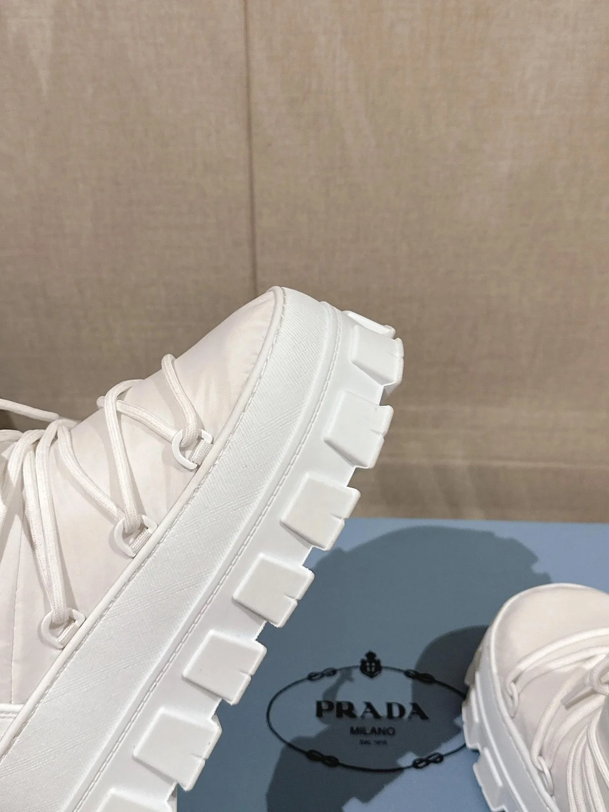 프라다 나일론 개버딘 아프레 스키 부츠 화이트