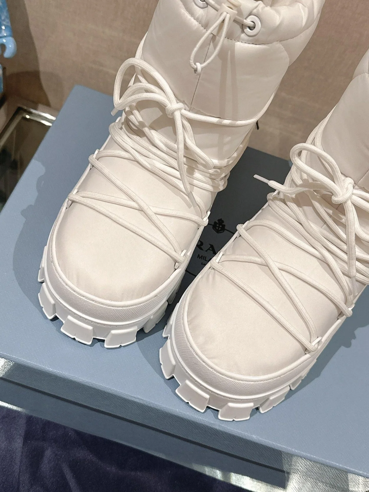 프라다 나일론 개버딘 아프레 스키 부츠 화이트