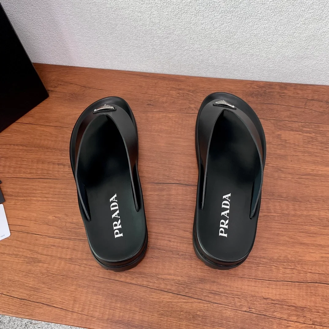 프라다 러버 끈 샌들 블랙