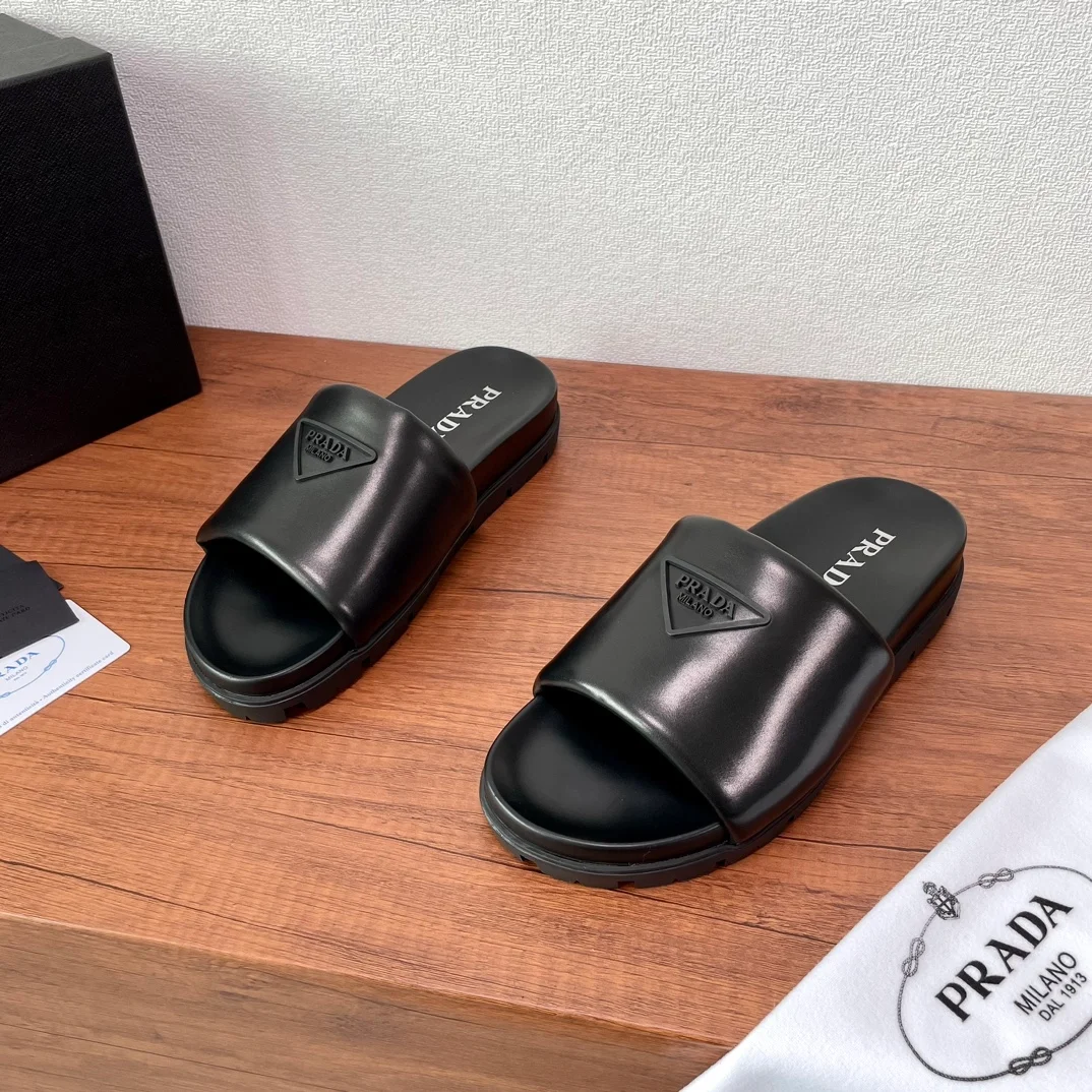 프라다 패딩 슬라이드