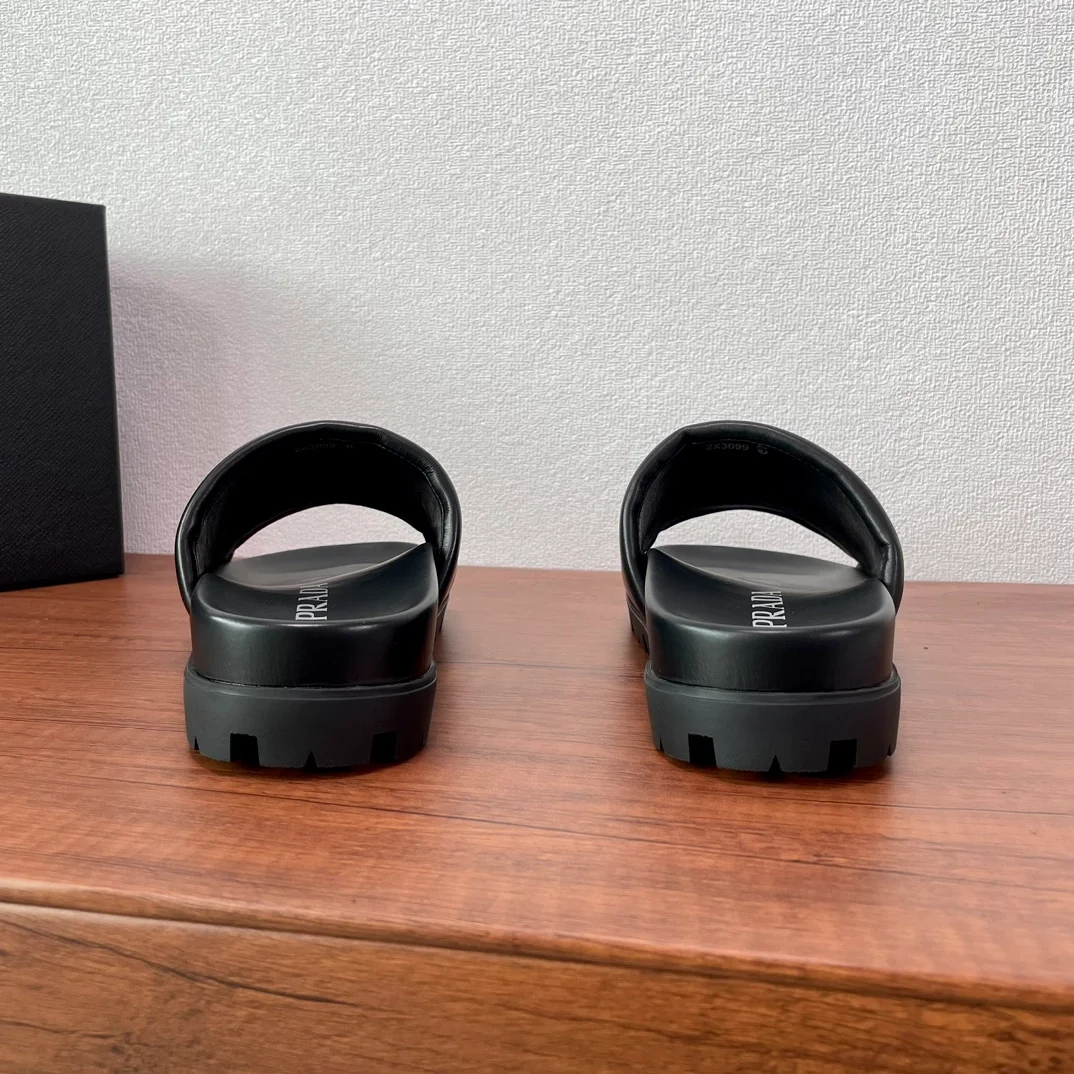 프라다 패딩 슬라이드