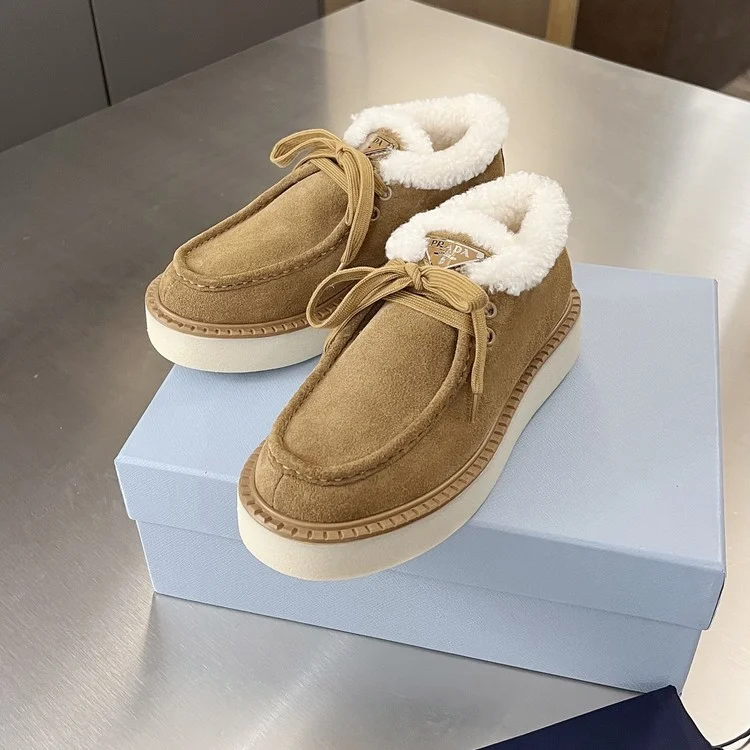 프라다 스웨이드 로퍼