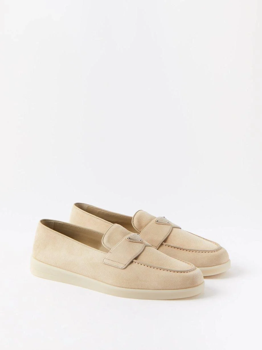 프라다 로고 스웨이드 로퍼