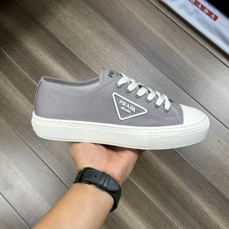 프라다 다운타운 스니커즈