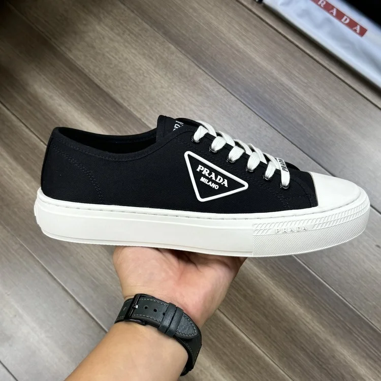프라다 다운타운 스니커즈 블랙
