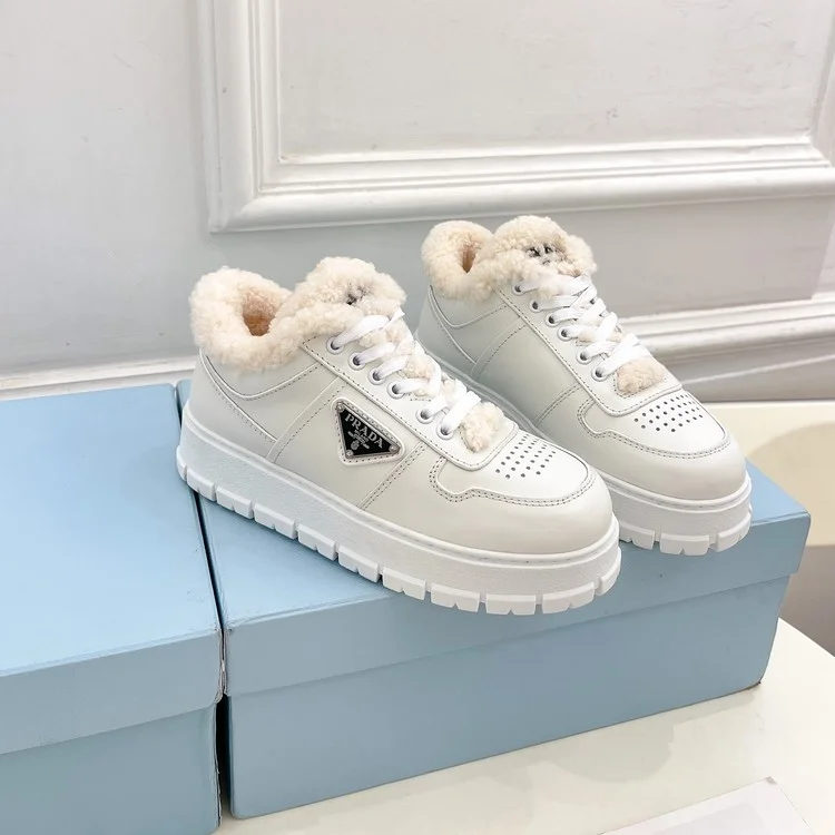 프라다 레더 시어링 다운타운 화이트