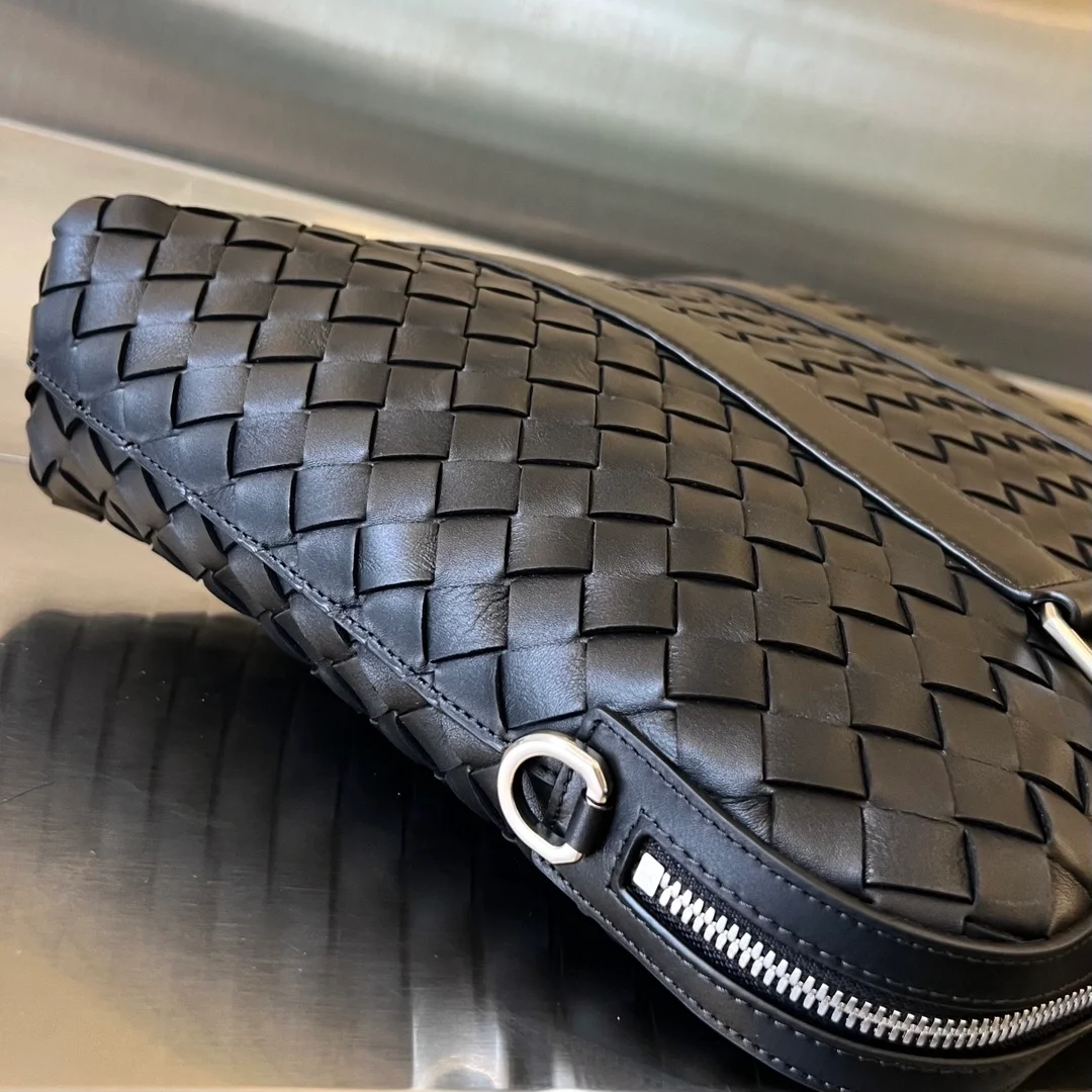 보테가 베네타 인트레치아토 브리프케이스 블랙