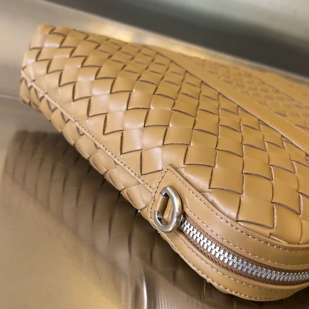 보테가 베네타 슬림 인트레치아토 브리프케이스