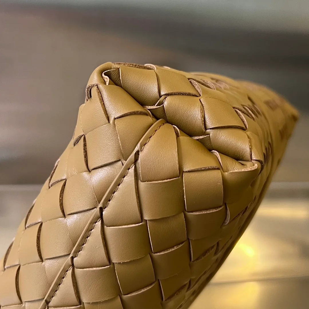 보테가 베네타 슬림 인트레치아토 브리프케이스