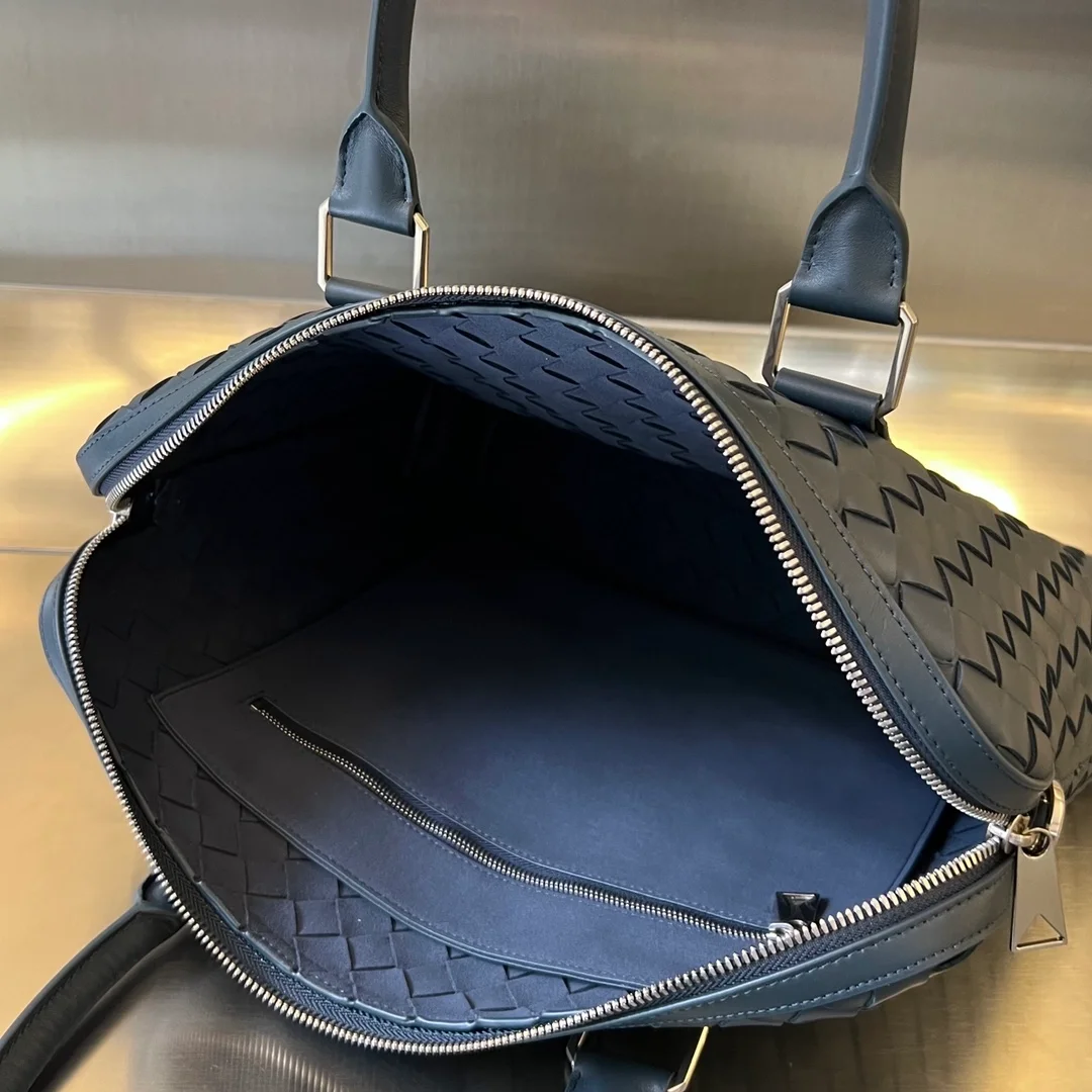 보테가 베네타 인트레치아토 레더 브리프케이스