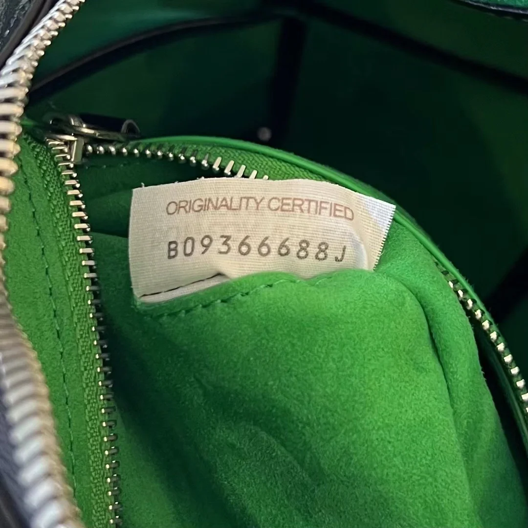 보테가 베네타 미디엄 아르코 카메라백 블랙