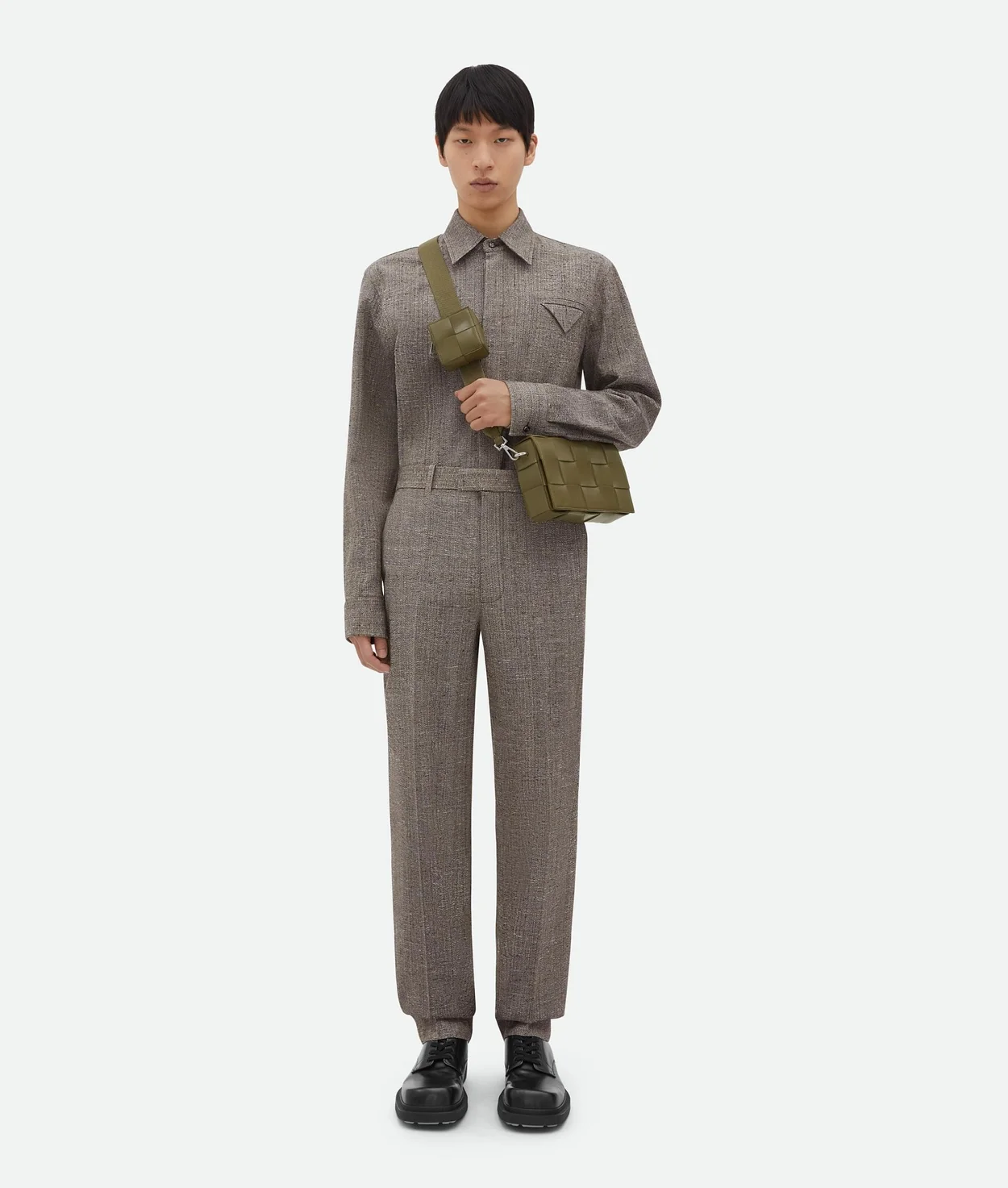 보테가 베네타 스트랩 카세트 백 카키