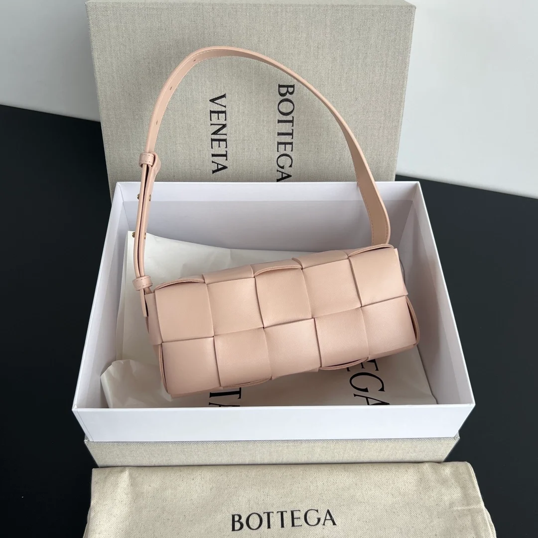 보테가 베네타 스몰 브릭 카세트백 핑크
