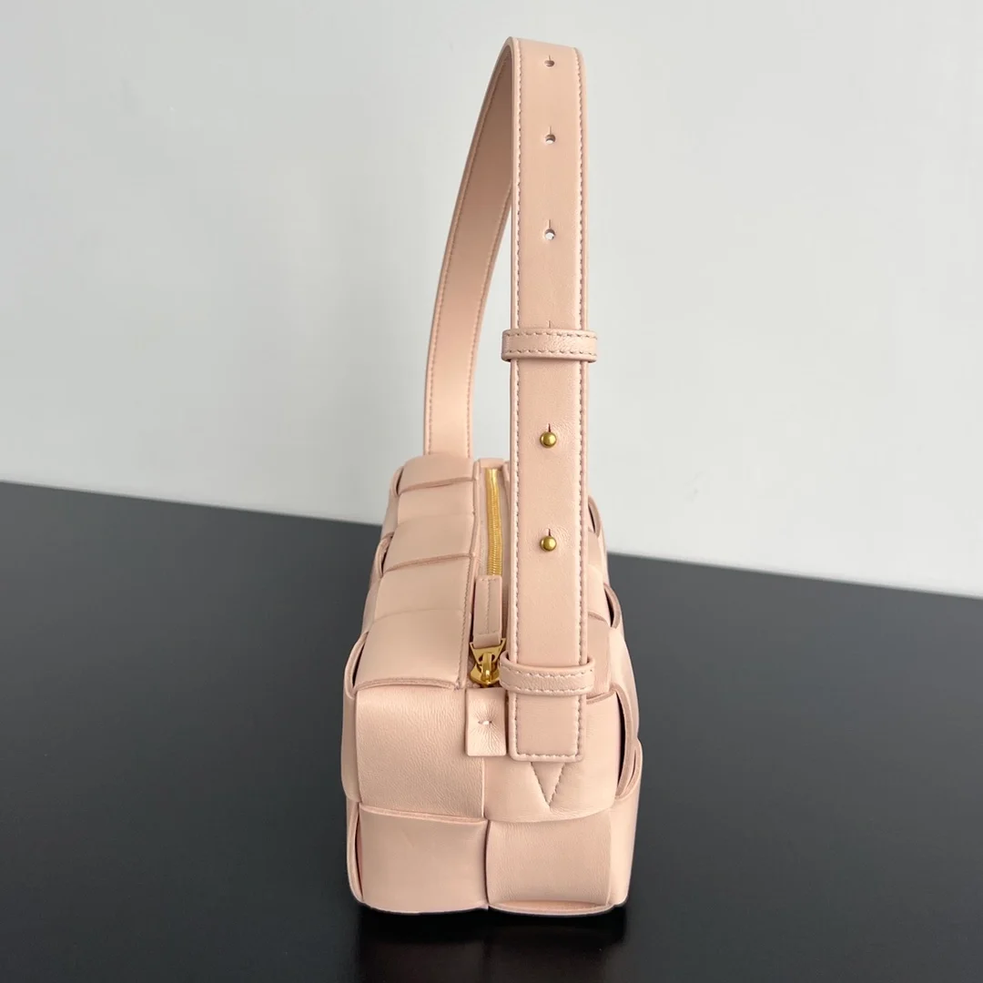 보테가 베네타 스몰 브릭 카세트백 핑크