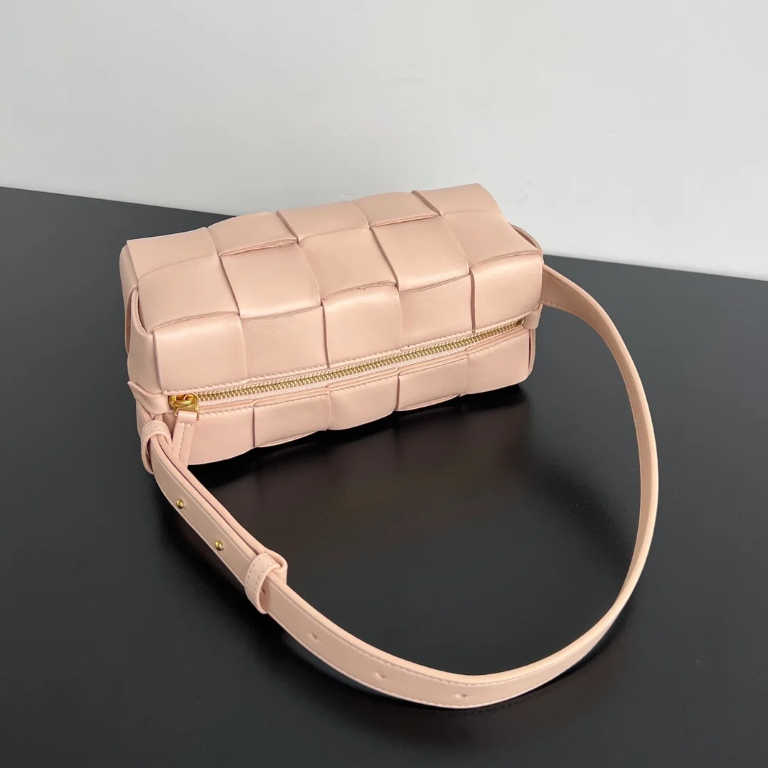 보테가 베네타 스몰 브릭 카세트백 핑크