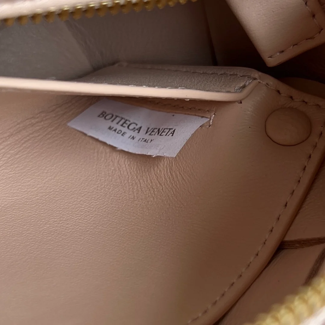 보테가 베네타 스몰 브릭 카세트백 핑크