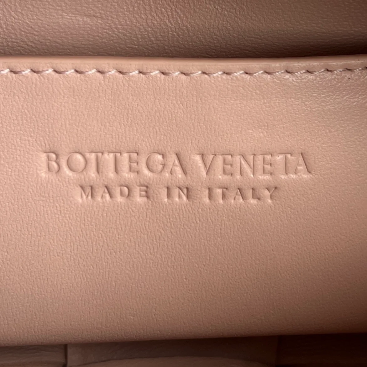 보테가 베네타 스몰 브릭 카세트백 핑크
