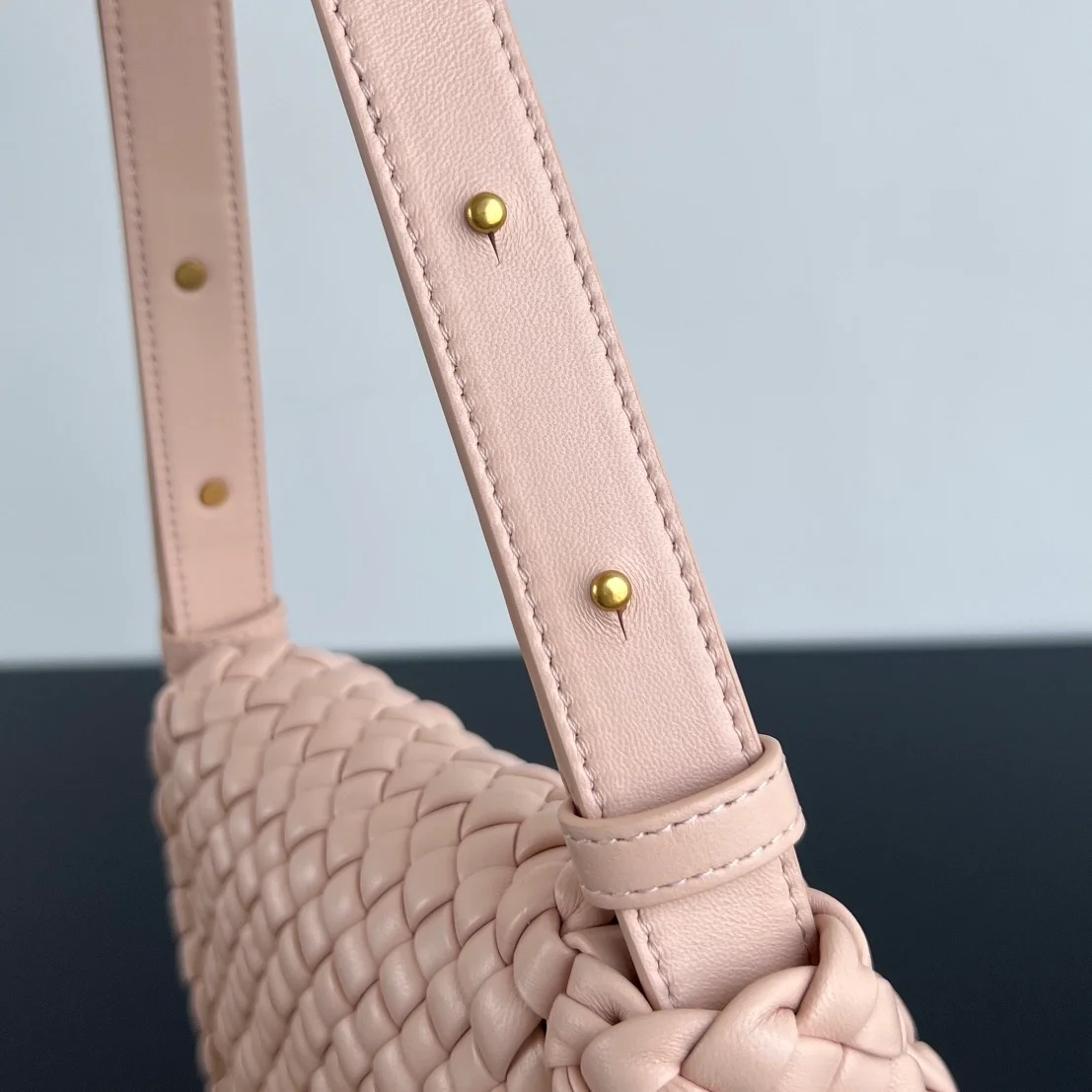 보테가 베네타 스몰 브릭 카세트백 핑크