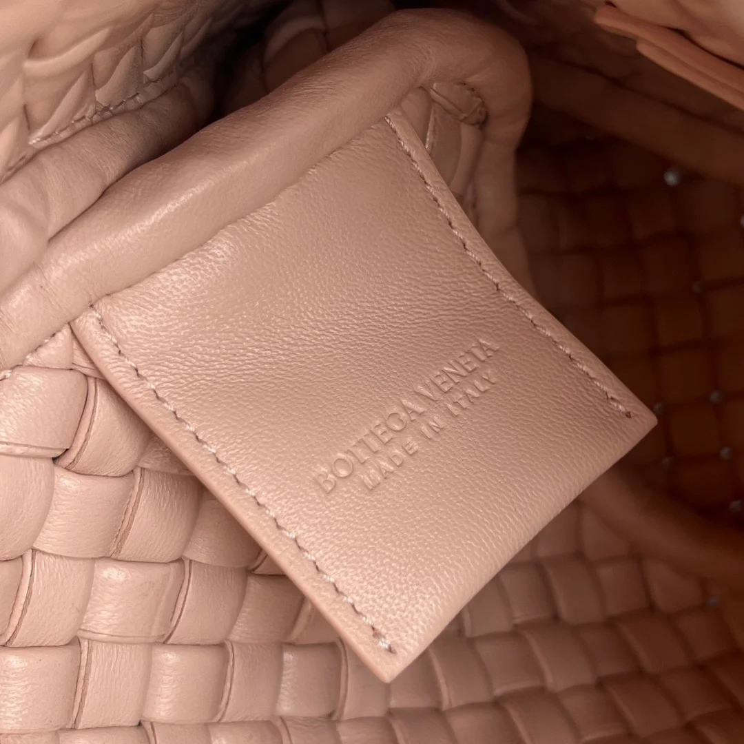보테가 베네타 스몰 브릭 카세트백 핑크