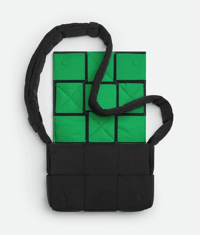 보테가 베네타 스몰 패디드 카세트백 인 그린