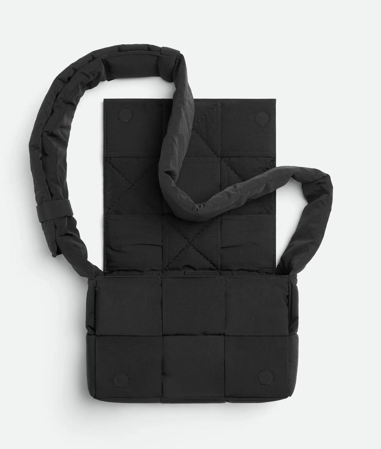 보테가 베네타 스몰 패디드 카세트백