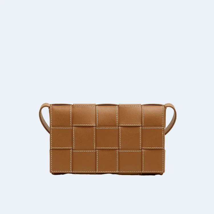 보테가 베네타 우드 내추럴 카세트백