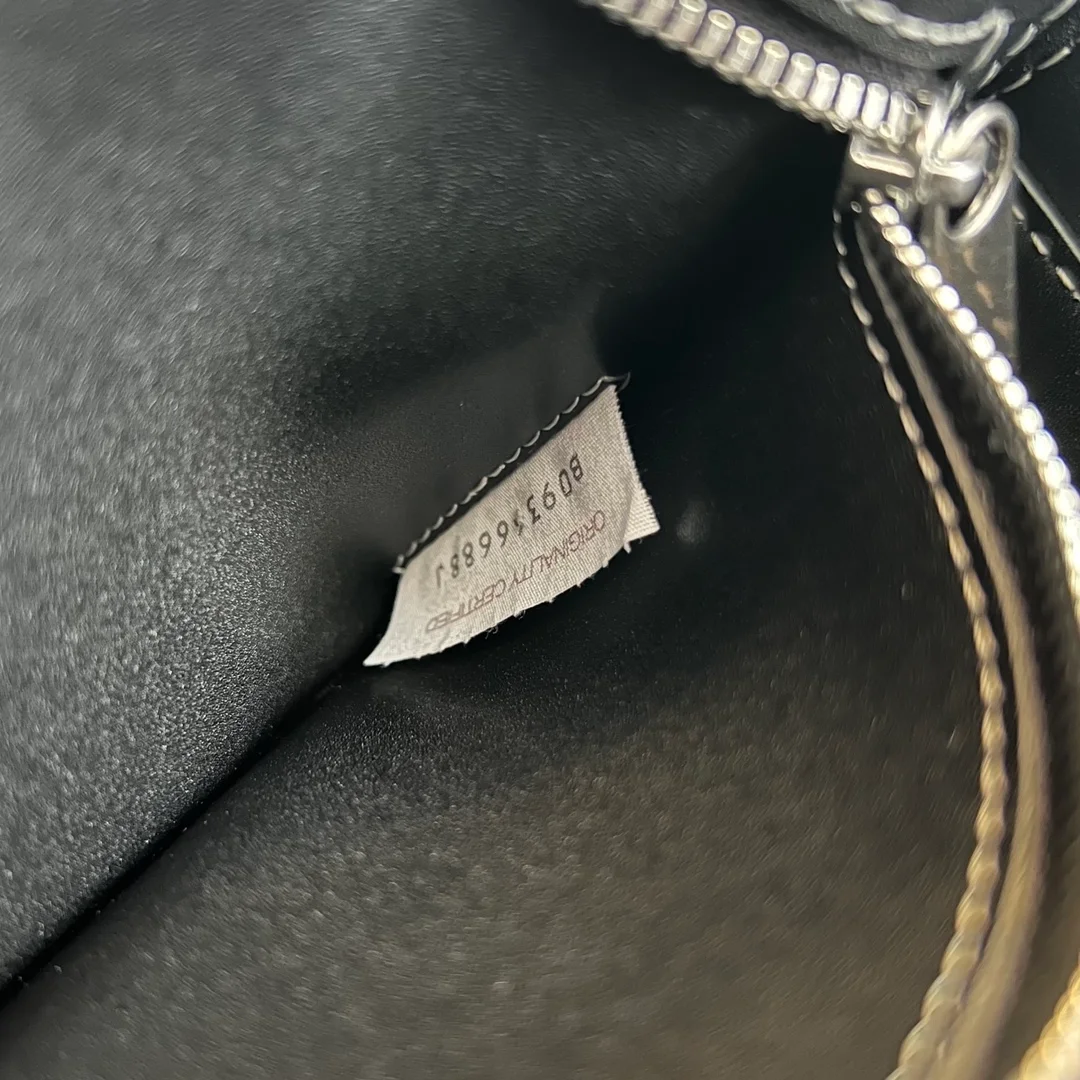 보테가 베네타 카세트백 내추럴 스티치 블랙