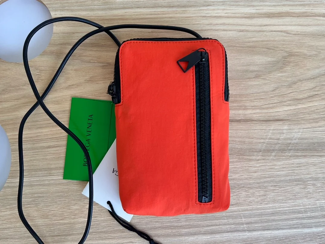 보테가 베네타 카세트 폰홀더 크로스백