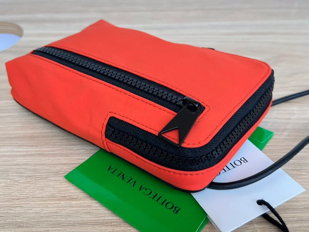 보테가 베네타 카세트 폰홀더 크로스백