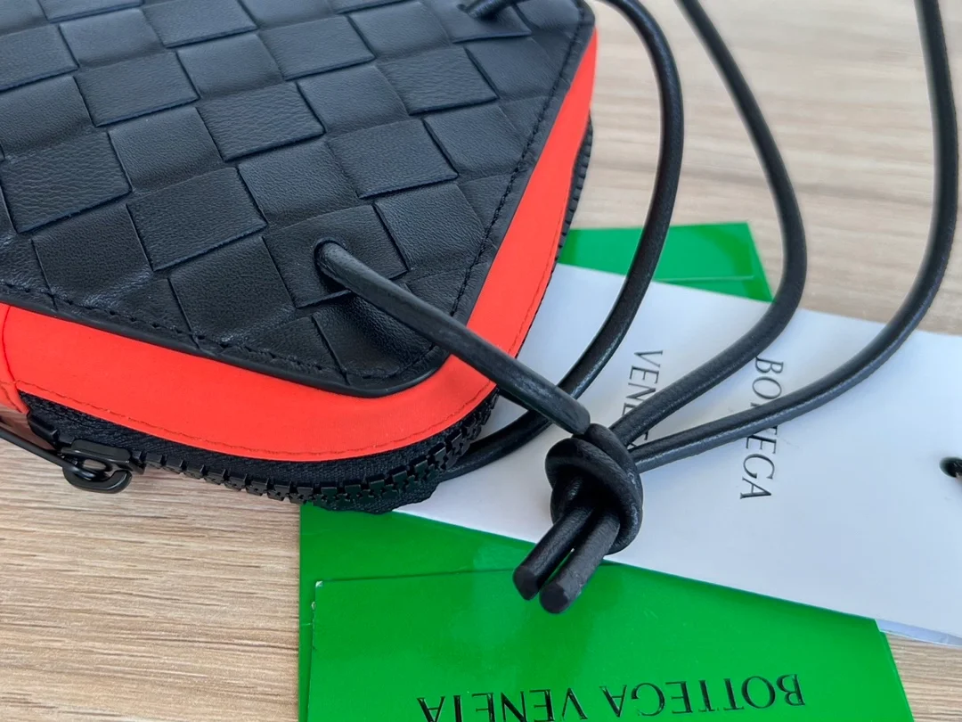 보테가 베네타 카세트 폰홀더 크로스백