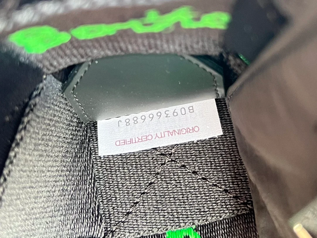 보테가 베네타 리버스 로고 위빙백