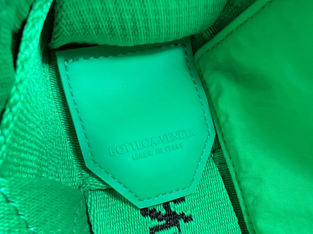 보테가 베네타 위빙 미디움 숄더백