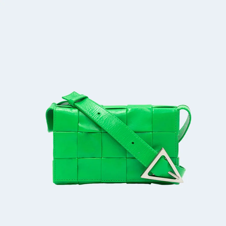 보테가 베네타 인트레치아토 패러킷 카세트백