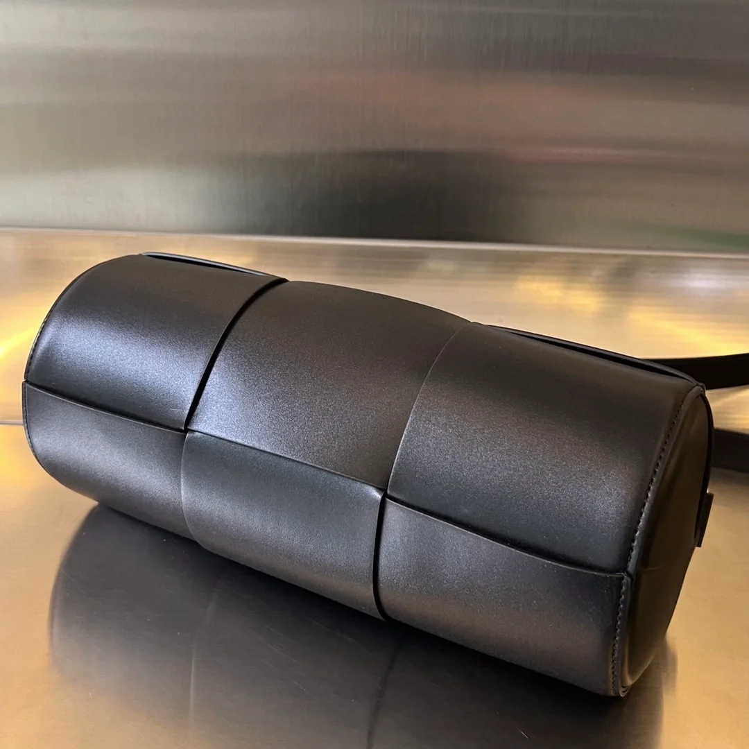 보테가 베네타 트래버틴 미디엄 카네트백