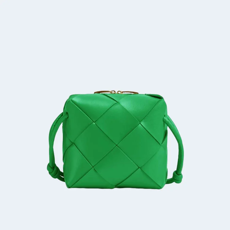 보테가 베네타 패러킷 미니 인트레치아토 카메라백