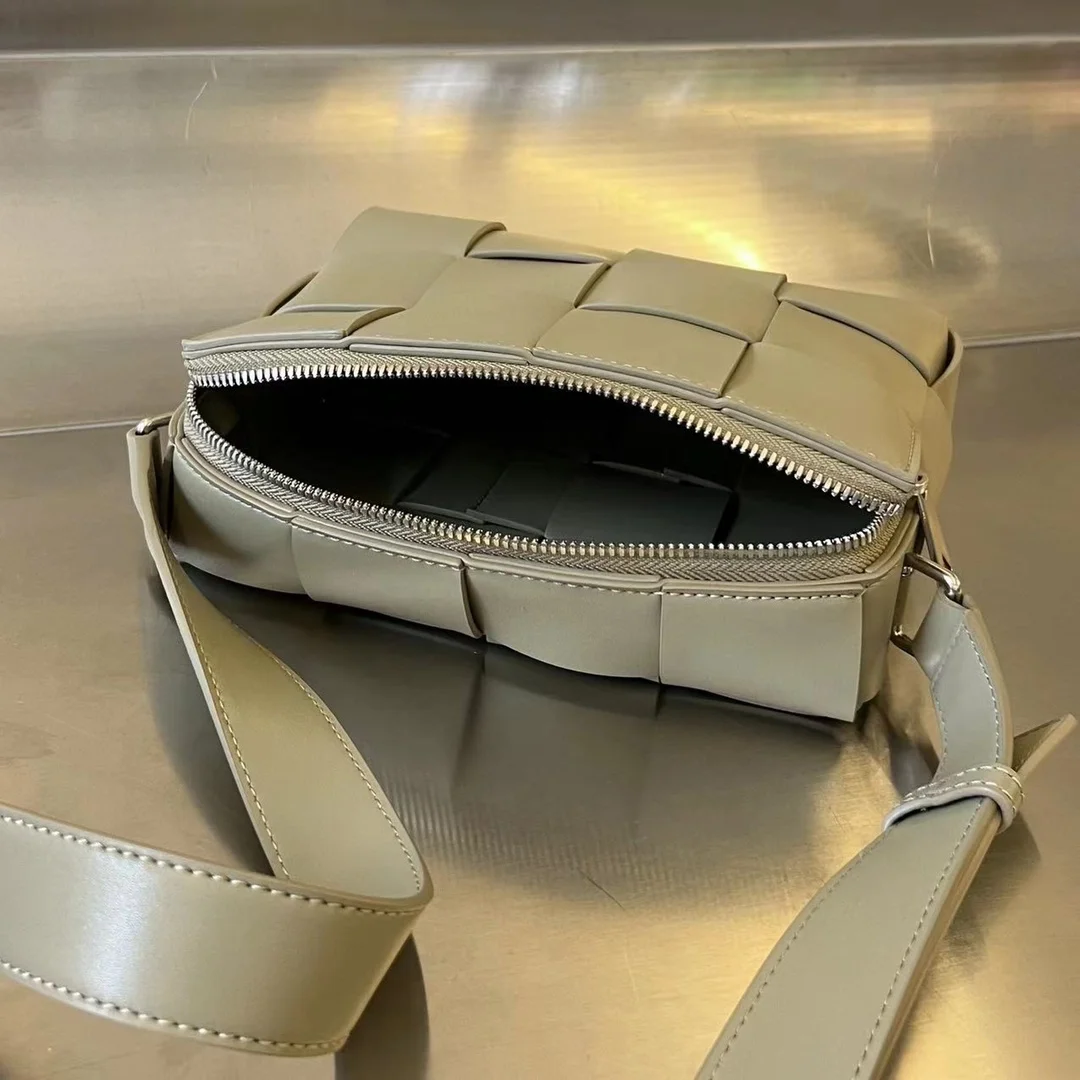 보테가 베네타 카세트 카메라백 토프