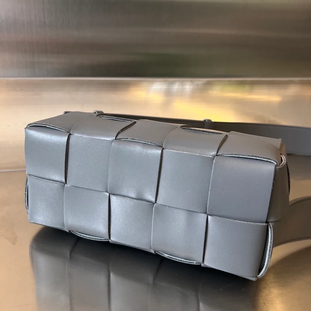 보테가 베네타 썬더 스몰 브릭 카세트백