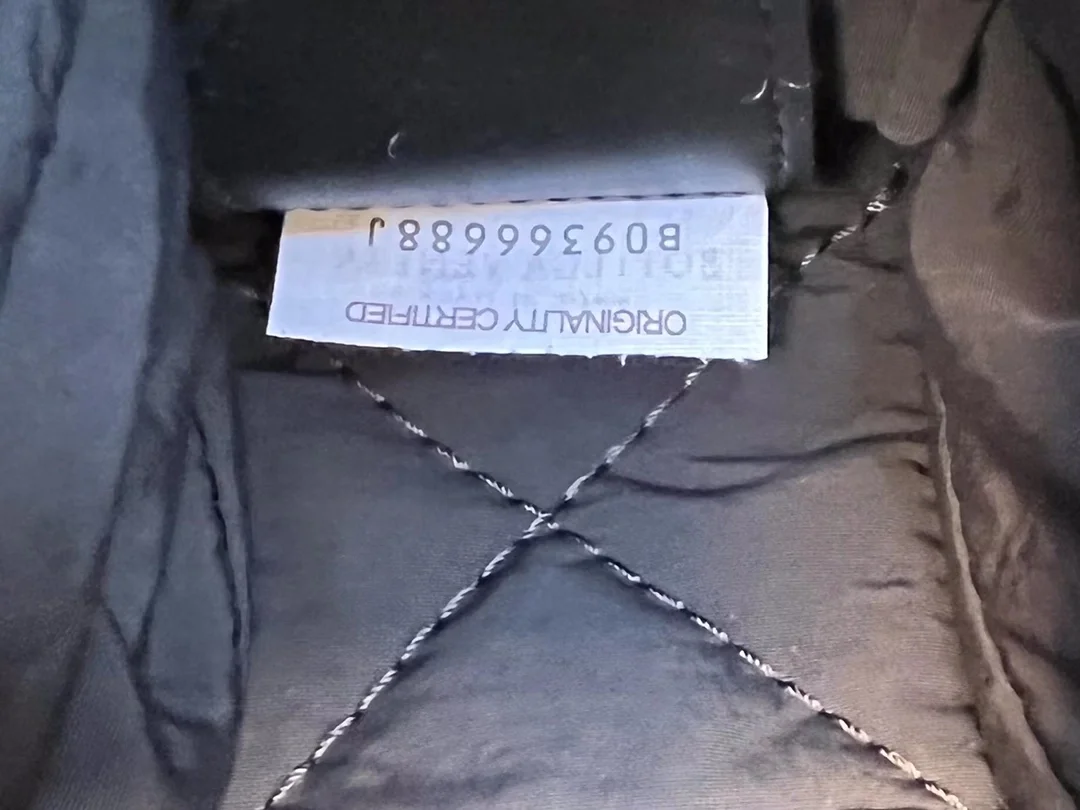 보테가 베네타 테크 카세트백 스페이스 네이비