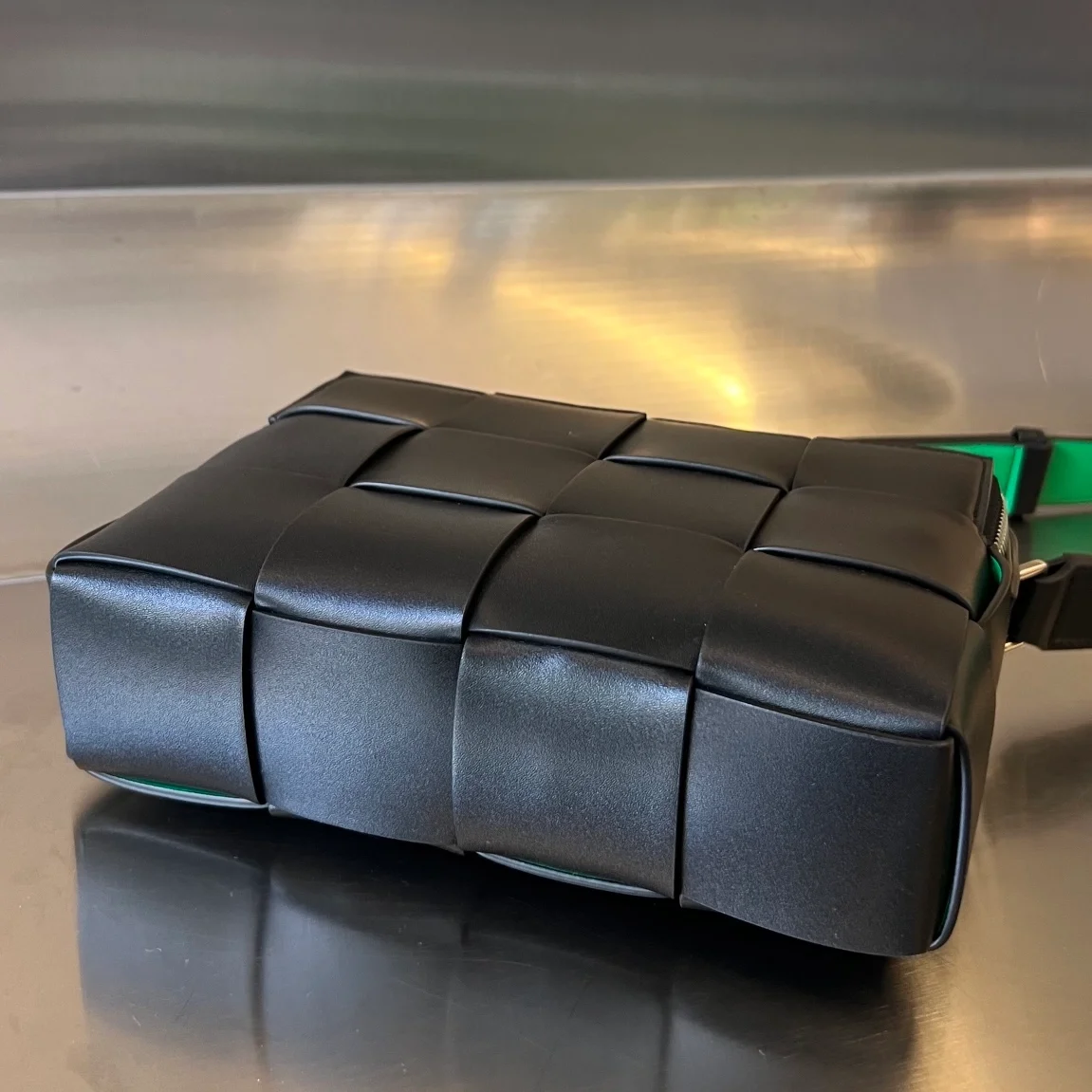 보테가 베네타 패러킷 카세트 카메라백