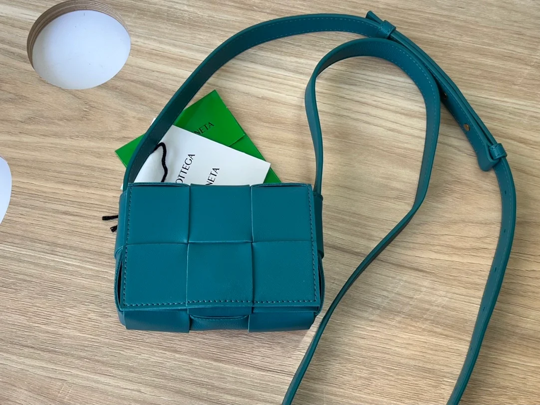 보테가 베네타 캔디 크로스백 블래스터