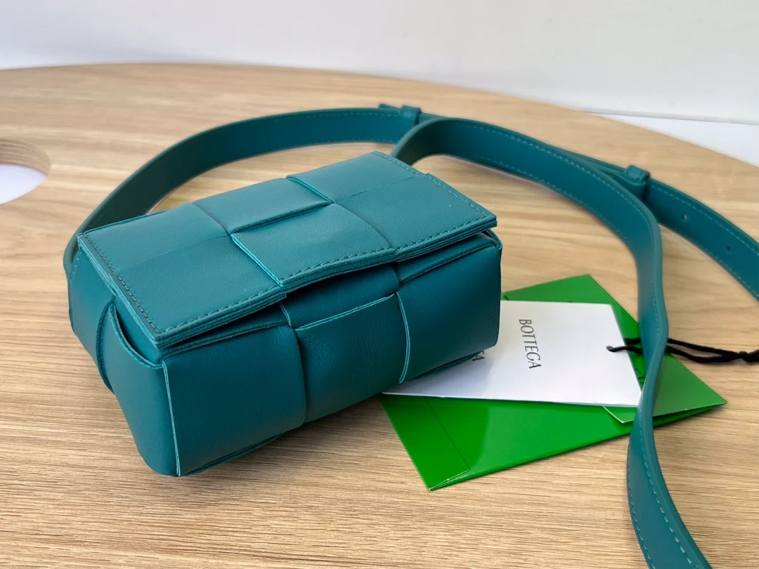 보테가 베네타 캔디 크로스백 블래스터