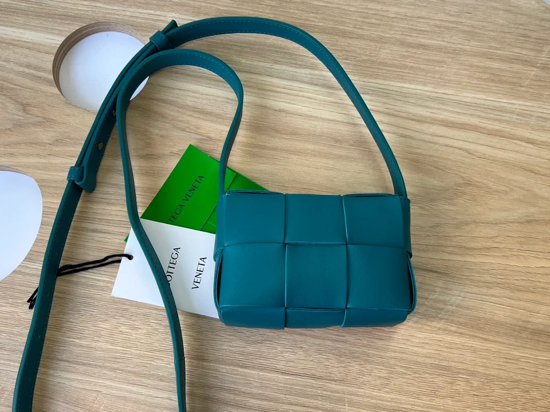 보테가 베네타 캔디 크로스백 블래스터