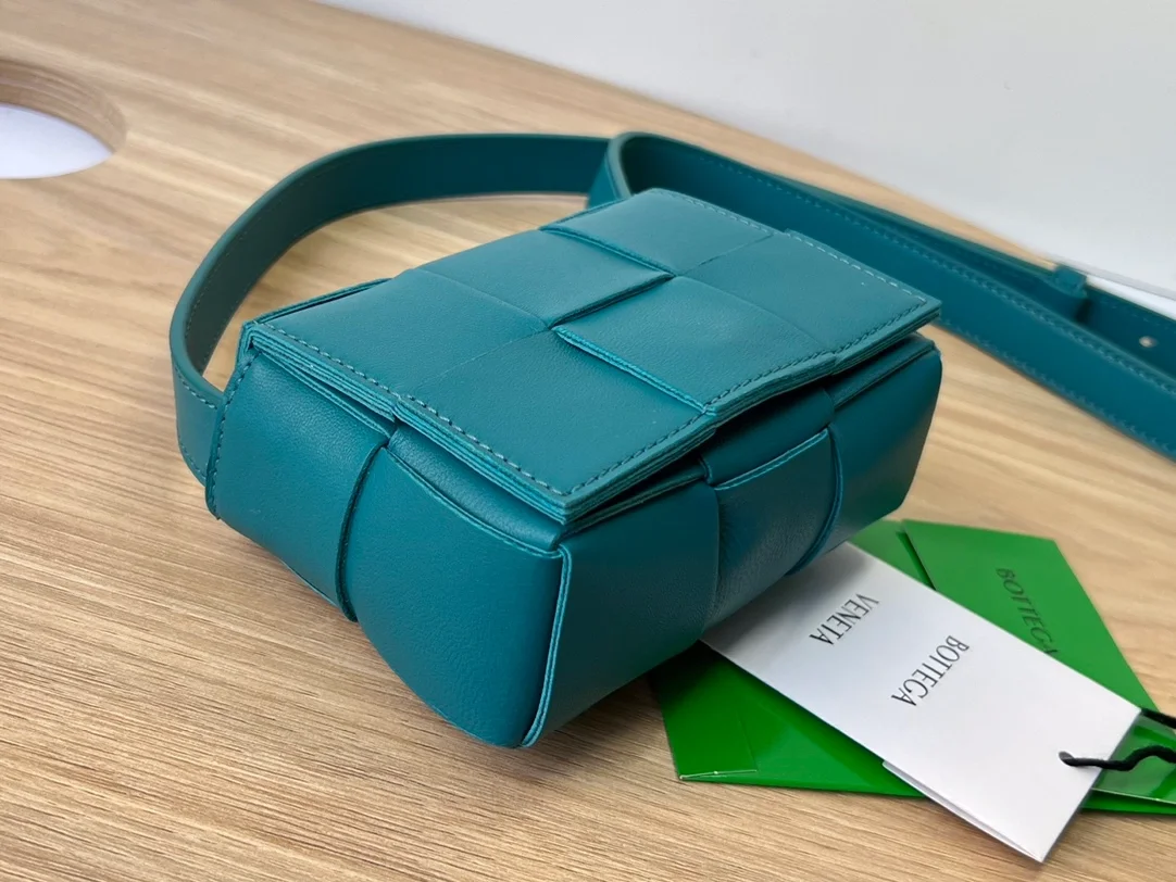 보테가 베네타 캔디 크로스백 블래스터