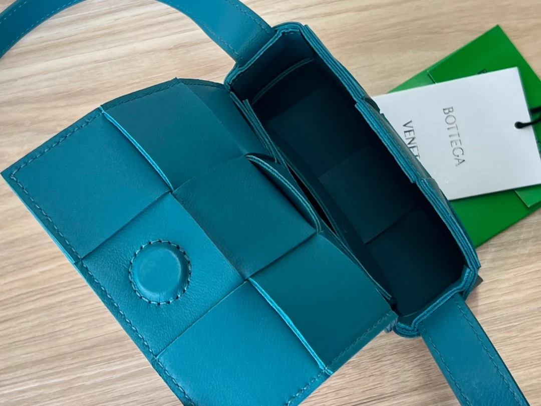 보테가 베네타 캔디 크로스백 블래스터