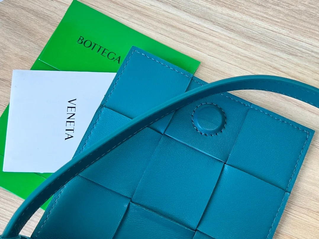 보테가 베네타 캔디 크로스백 블래스터