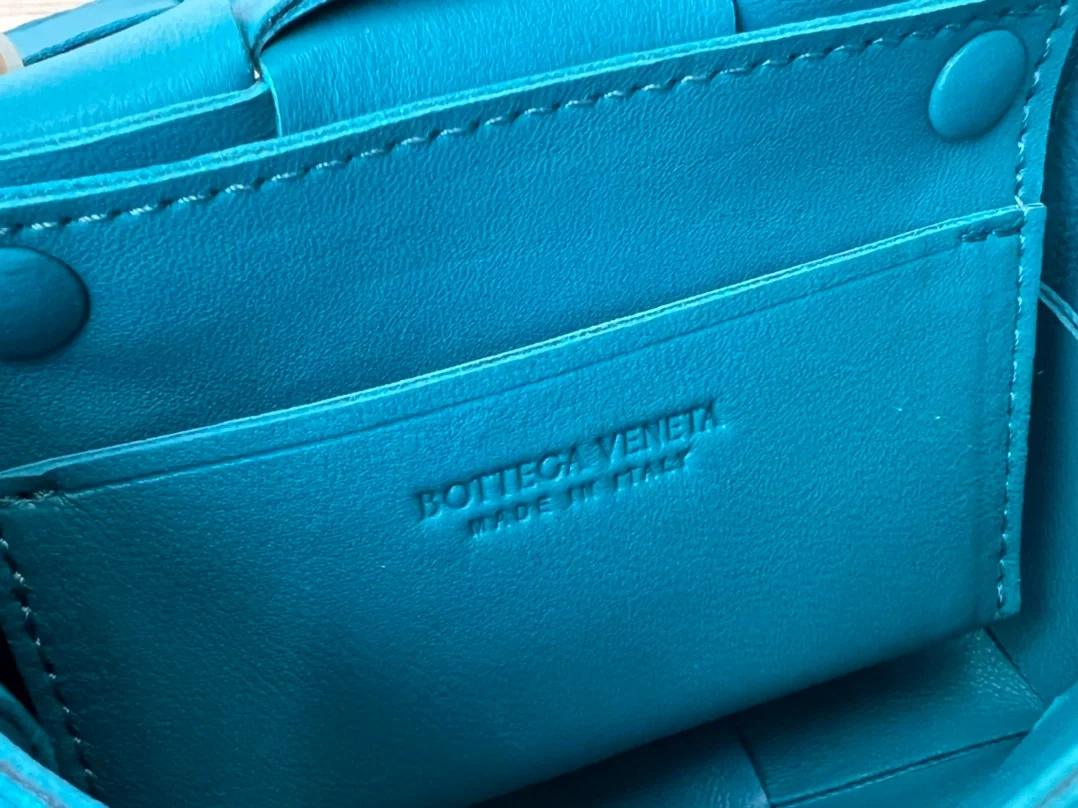 보테가 베네타 캔디 크로스백 블래스터