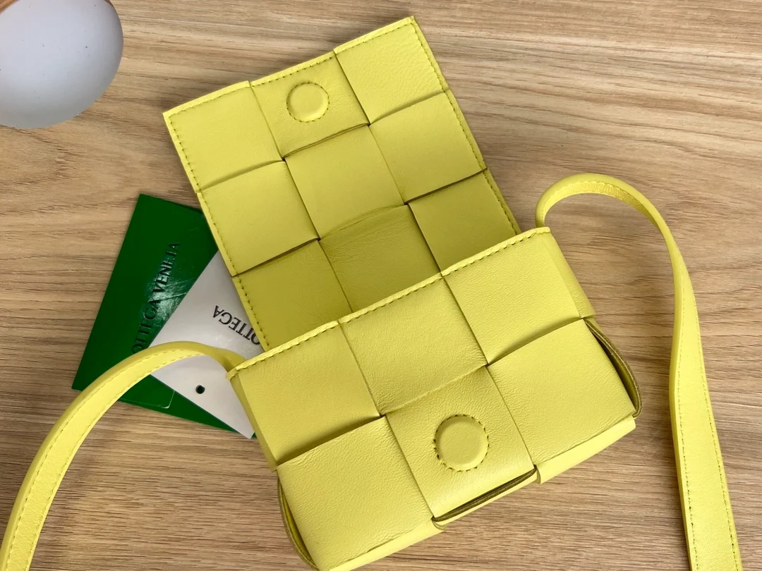 보테가 베네타 캔디 카세트백 레몬