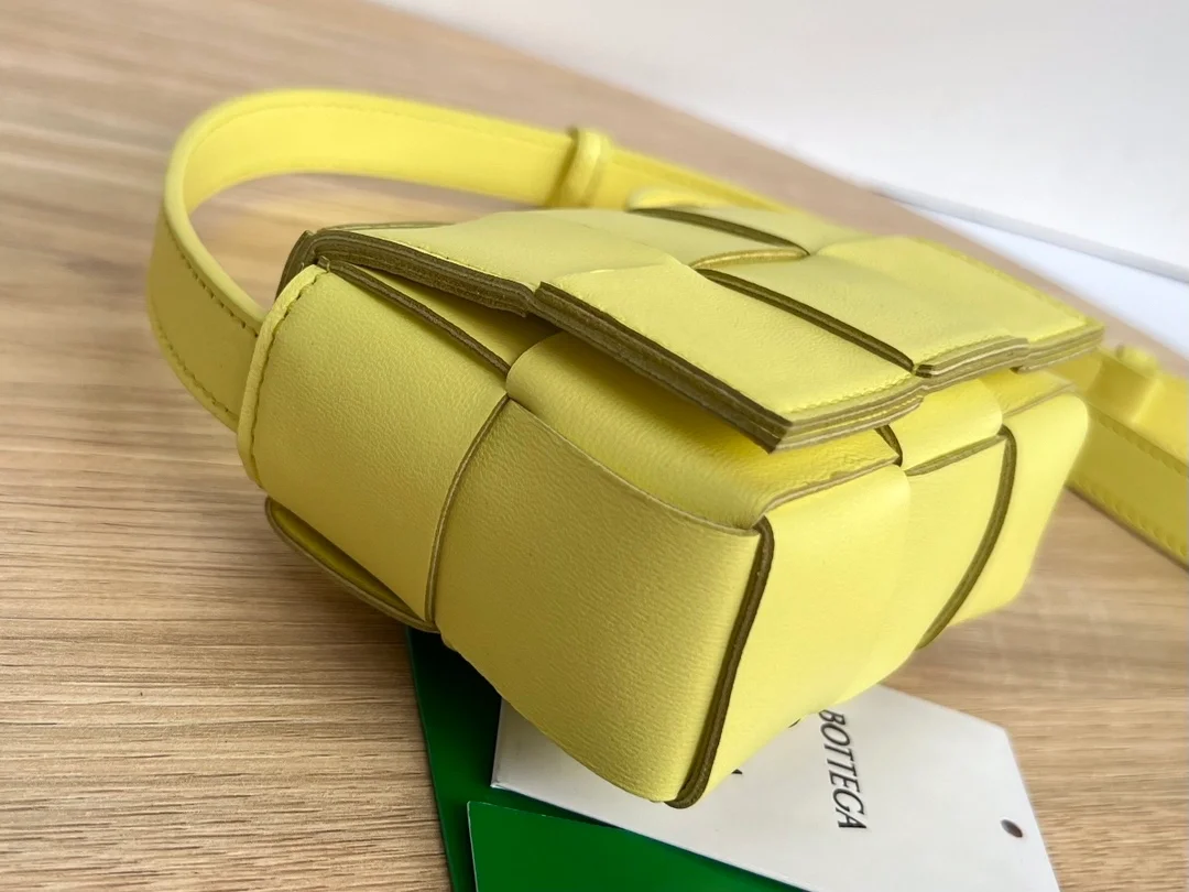 보테가 베네타 캔디 카세트백 레몬